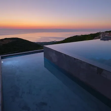 Aroa Eco Living Experience *
